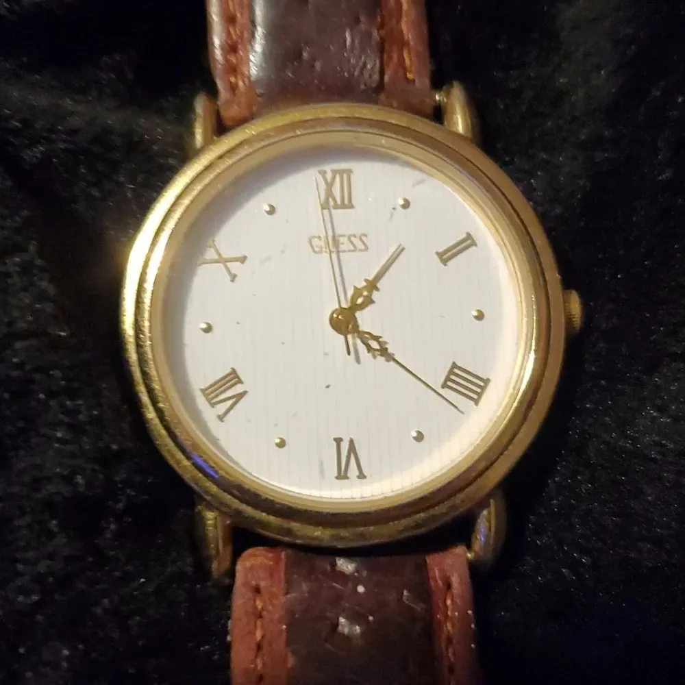 Vintage GUESS 1991 Unisex Art Deco Style Watch Roman Numerals &‎ Dots Dial